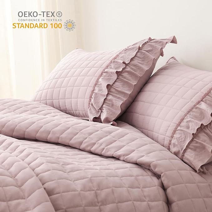 HORIMOTE HOME Dusty Pink Ruffled Quilt Set Queen Size, Classic Geometric Square Stitched Pattern, Pre-Washed Farmhouse Shabby Chic Microfiber Lightweight Bedding Set Bedspread Coverlet for All Season