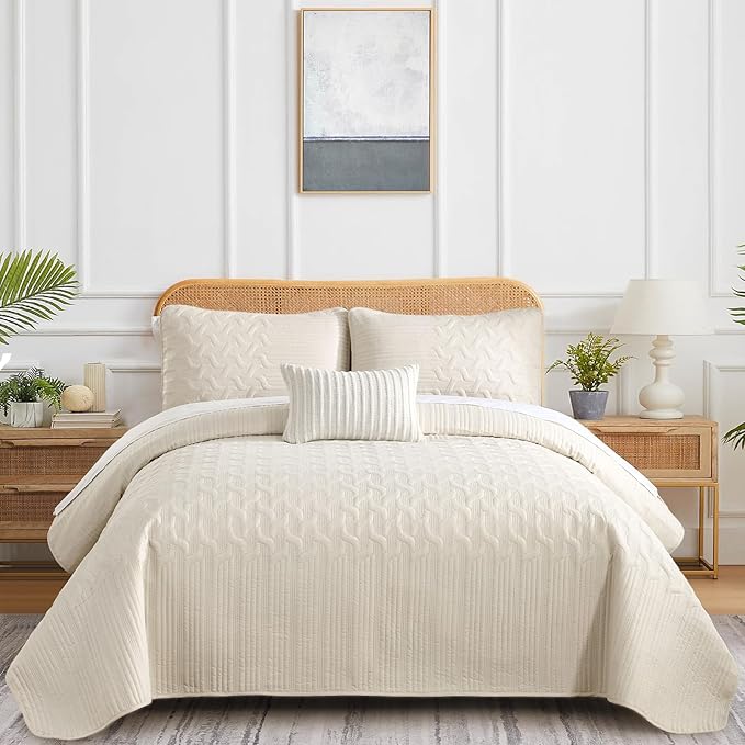 Yiran Beige Quilt Set King Size Lightweight Bedspread Ultrasonic Wave Pattern Soft Microfiber Coverlet for All Season Modern Style 3 Piece Bed Cover Sets with 2 Pillow Shams (106"x96")