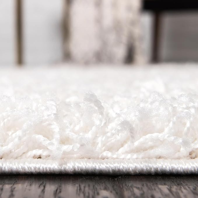 Unique Loom Solid Shag Collection Area Rug (3' 3" Round, Snow White)