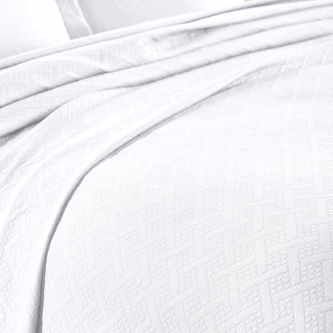 Superior 100% Cotton Basket Weave Bedspread with Shams, All-Season Premium Cotton Matelasse Jacquard Bedding, Quilted-Look Geometric Basket, Full, White