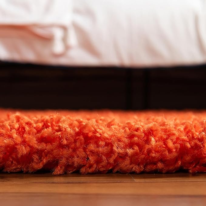 Unique Loom Solid Shag Collection Area Rug (5' 3" Round, Tiger Orange)
