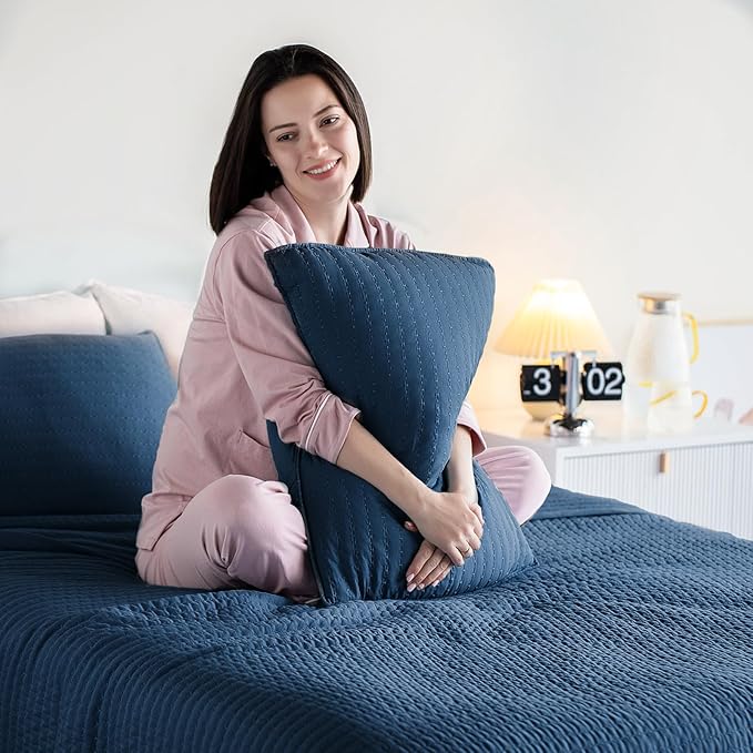 KASENTEX King Quilt Set 104"x90" – Soft Washed 3-Layer Lightweight Bedspread, Minimalist Nordic Design, All-Season Spring & Summer Quilt Set (1 Quilt + 2 Pillow Shams),Dress Dark Blue
