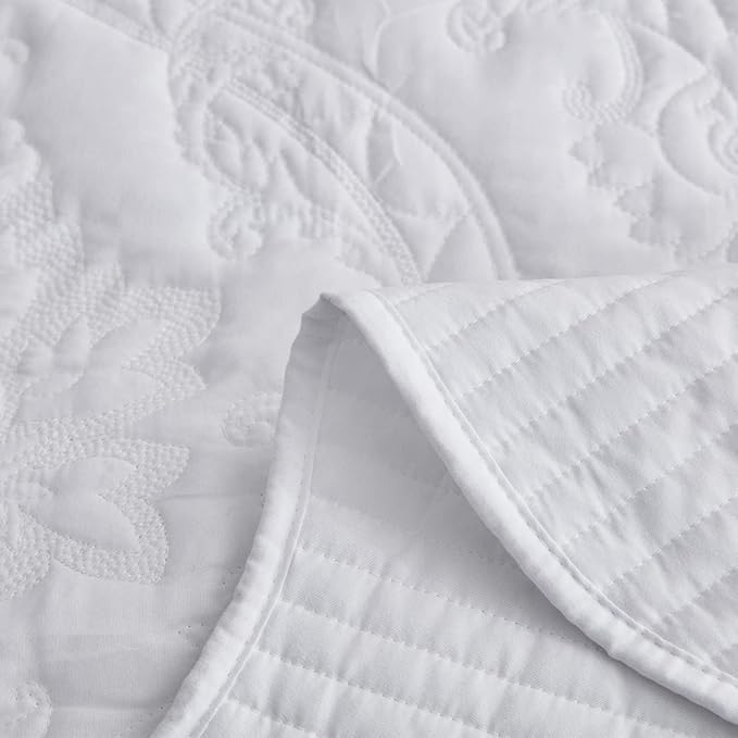 CHIXIN Oversized King Bedspread 128x120 Extra Wide - Lightweight Bedding Cover - Beautiful Stitching - 5 Piece Reversible Bedspread - Gorgeous Damask Paisley Pattern (King/Cal King, Pure White)