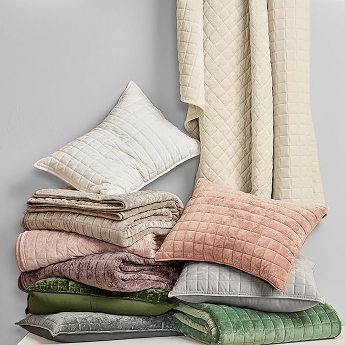 RECYCO Luxury Velvet Quilt Set King Size Bedding Sets, Ultra Soft Velvet Comforter Set, Lightweight Channel Box Stitch Oversized Bedspread Coverlet for All Season, with 2 Shams, Frost Gray