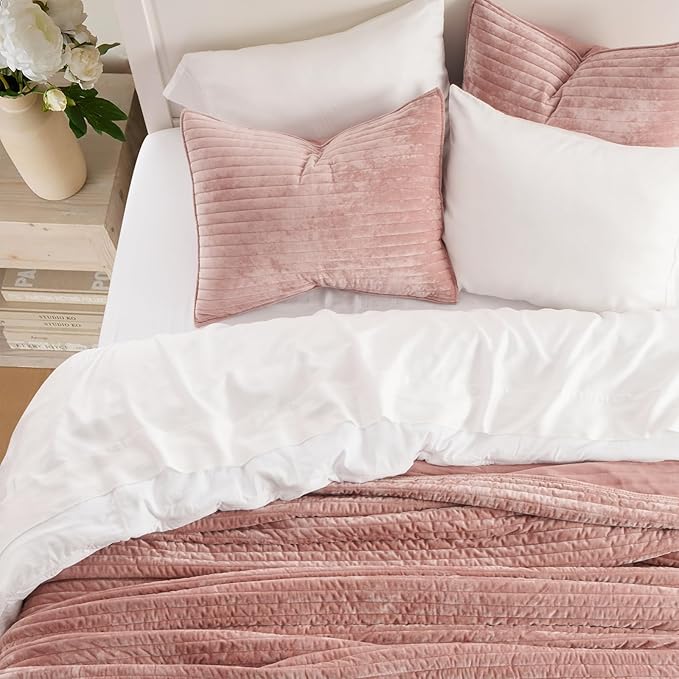 EVERGRACE Velvet Quilt Set King Size, Luxurious Soft Striped Channel Bedding Set, Lightweight Velvet Comforter for All Season, Oversized Bedspread Coverlet with 2 Matching Shams, Pink Clay