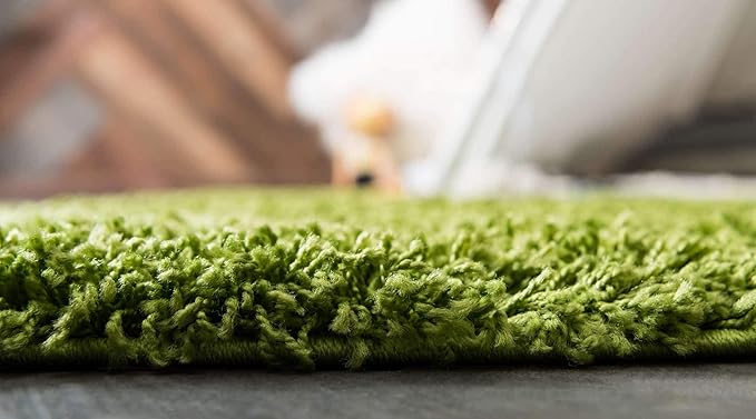 Unique Loom Solid Shag Collection Area Rug (5' 1" x 8' Rectangle, Grass Green)