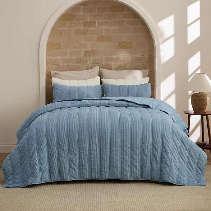 Bedsure Luxury Velvet Quilt King Size - Lightweight Velvet Blue Fluffy Comforter Set, Oversized Corduroy Bedspread Coverlet Winter Bedding Set, Pet-Friendly, Tear-Resistant, Ultra-Soft, 106"x96"