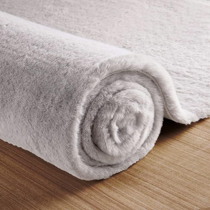Faux Fur Rug 6x9 Plush Washable Area Rugs for Bedroom Fluffy Rabbit Fur Rug for Living Room Light Grey Rugs Teen Room Home Decor Rectangle