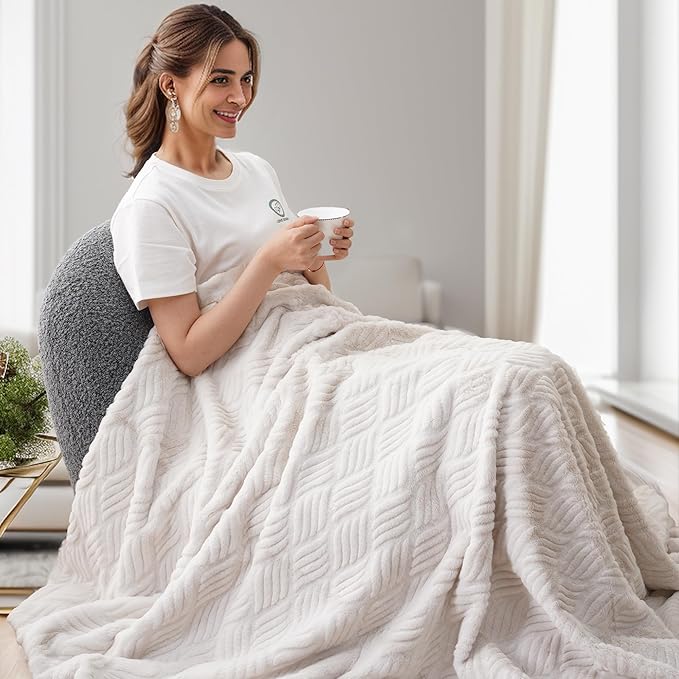 BATTILO HOME White Faux Rabbit Fur Blanket for Bed, Large Cream Faux Fur Throw Blanket 60"x80" with 1 Fur Pillow Cover 18"x18", Comfy Soft Cozy Mink Blanket for Couch