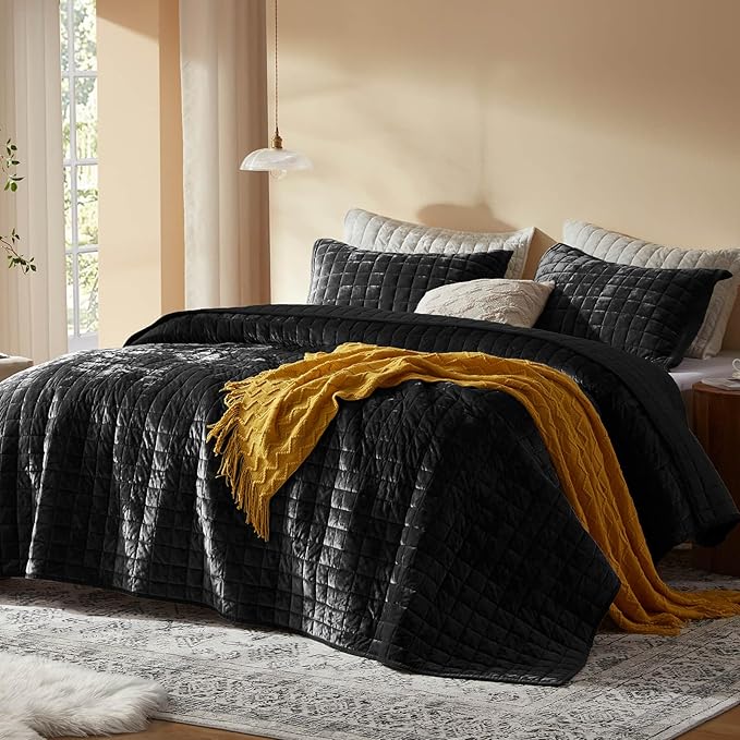 LEAONME Velvet Quilt King Size-98''x106'', Lightweight Black Velvet Comforter Set with 2 Pillow Shams, Soft Bedspread Coverlet Quilted Bedding Set for All Season