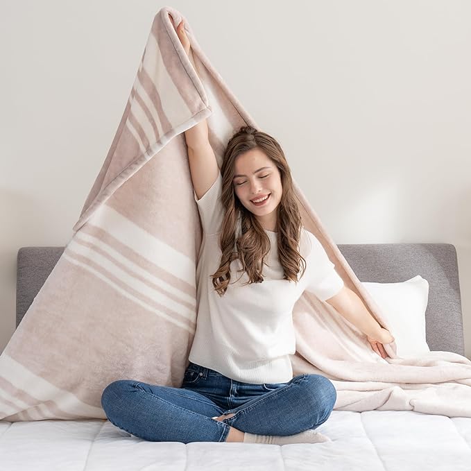 Berkshire Blanket-Classic Heavyweight Warm Soft Printed VelvetLoft® Plush Blanket, King Size Soft Fuzzy Blanket for Couch Sofa Bed, Stripe Cream, 90in x 108in