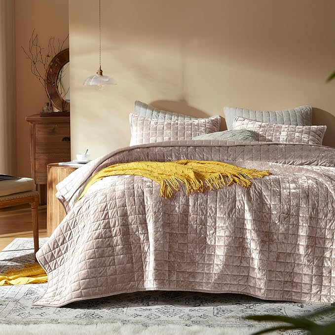 LEAONME Velvet Quilt King Size-98''x106'', Lightweight Dusty Pink Comforter Set with 2 Pillow Shams, Soft Bedspread Coverlet Quilted Bedding Set for All Season