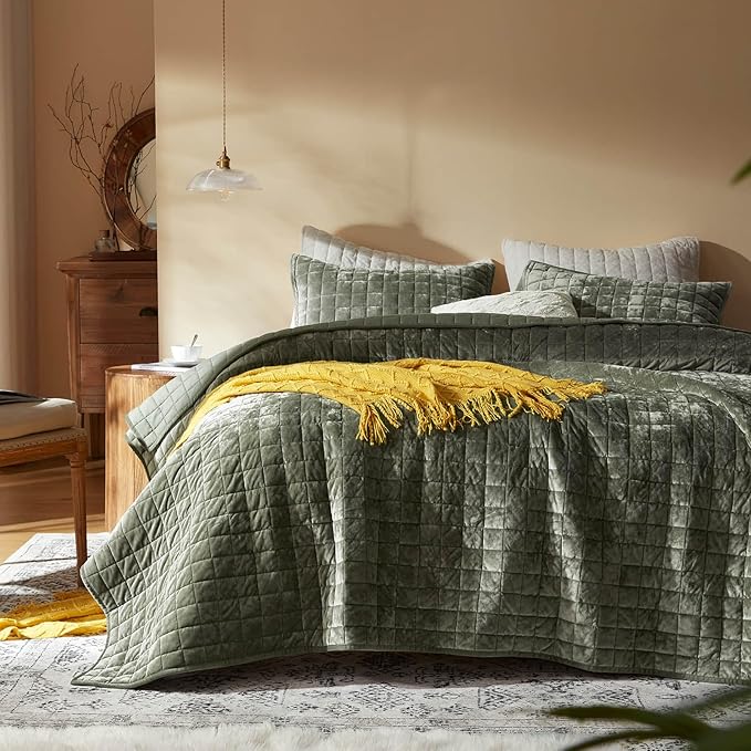 LEAONME Velvet Quilt Oversized California King-120''x120'', Lightweight Olive Green Velvet Comforter Set with 2 Pillow Shams, Oversized Bedspread Coverlet Quilted Bedding Set for All Season