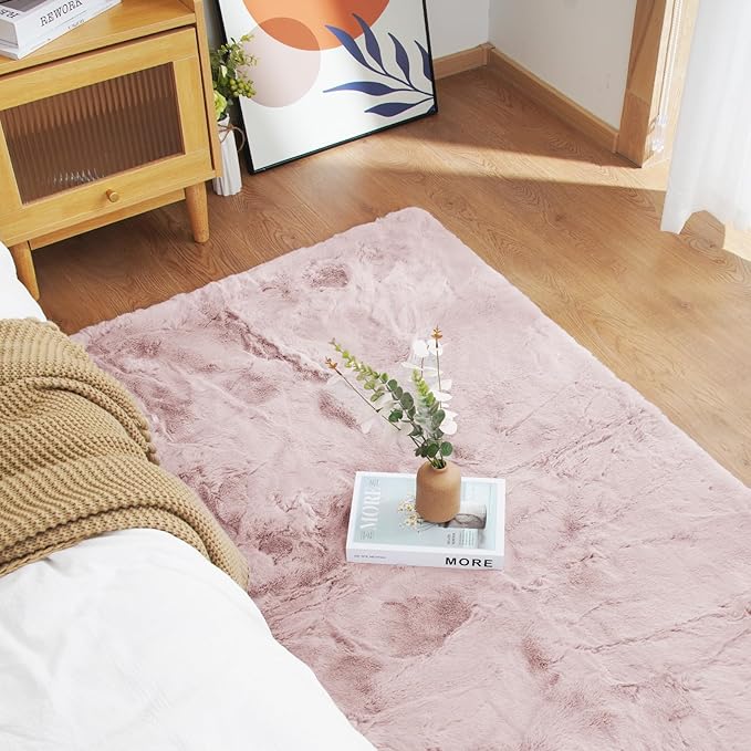 Latepis Light Pink Accent 4x6 Rug for Girls Room Non-Slip Faux Rabbit Fur Rugs Alfombras para Habitacion Washable Fluffy Rug for Living Room Bedroom and Play Room