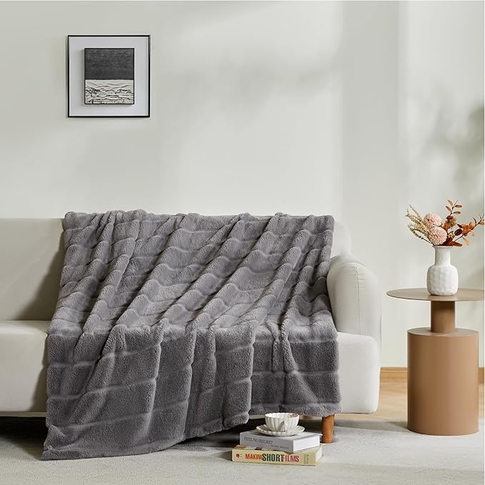 Sophia & William Throw Blanket for Couch Sofa(50x60 Inches) - Faux Fur Throw Soft Cozy, Gifts for Women, Grey