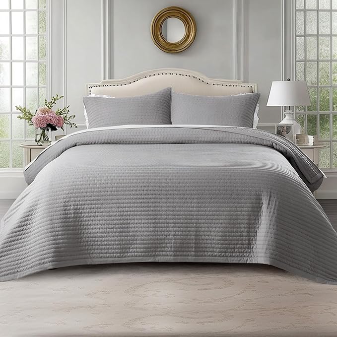 KASENTEX Oversized Queen Quilt Set 102"x106" – Soft Washed 3-Layer Lightweight Bedspread, Minimalist Nordic Design, All-Season Spring & Summer Quilt Set (1 Quilt + 2 Pillow Shams), Solid Grey