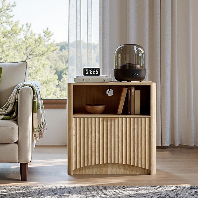 Evermagin Fluted Nightstand with Charging Station, Natural Oak Bedside Table with Drawer and Storage, Wood End Table Mid Century Modern, Large Night Stand for Bedroom