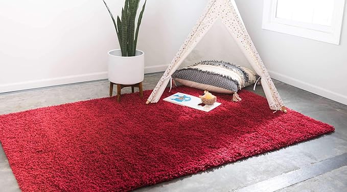 Unique Loom Solid Shag Collection Area Rug (10' x 13' 1" Rectangle Cherry Red)