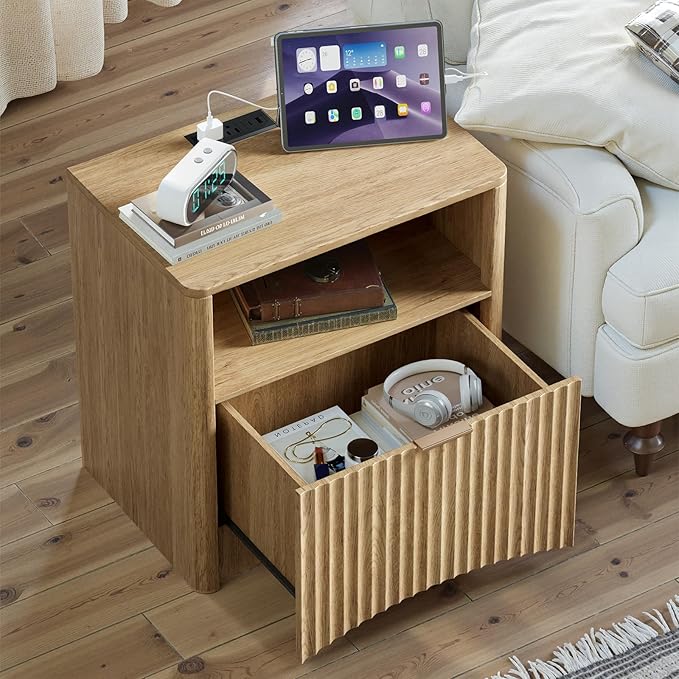 Evermagin Fluted Nightstand with Charging Station, Natural Oak Bedside Table with Drawer and Storage, Wood End Table Mid Century Modern, Large Night Stand for Bedroom