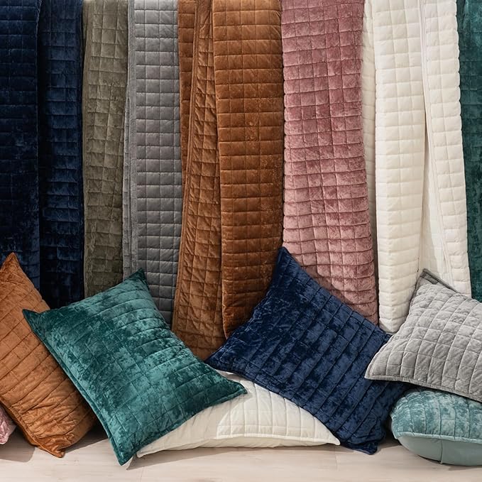 RECYCO Luxury Velvet Quilt Set Twin/Twin XL Size, Lightweight Velvet Comforter Set, Oversized Bedspread Coverlet Quilted Bedding Set, with 1 Matching Pillow Sham, for All Season, Cream White