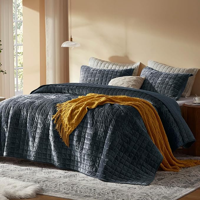 LEAONME Velvet Quilt Oversized California King-120''x120'', Lightweight Navy Blue Velvet Comforter Set with 2 Pillow Shams, Oversized Bedspread Coverlet Quilted Bedding Set for All Season
