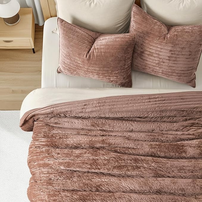 EVERGRACE Velvet Quilt Set King Size, Luxurious Soft Striped Channel Bedding Set, Lightweight Velvet Comforter for All Season, Oversized Bedspread Coverlet with 2 Matching Shams, Terracotta Clay