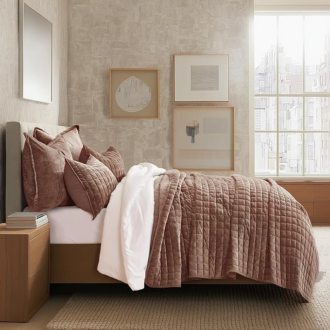 RECYCO Luxury Velvet Quilt Queen Size Bedding Set, Ultra Soft Velvet Comforter Set, Lightweight Quilted Channel Box Stitch Oversized Bedspread Coverlet for All Season, with 2 Shams, Terracotta Clay