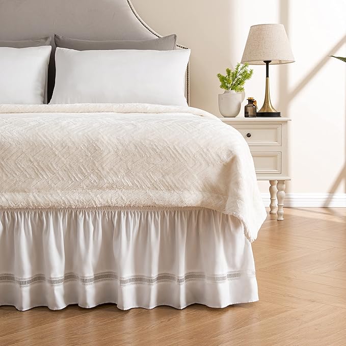 MIYE Wrap Around Ruffled Lace Bed Skirt, Elastic Dust Ruffle with Adjustable Belts,15 Inch Drop Easy to Put On, Bed Frame Cover, Machine Washable (Ruffled Lace, Full/Twin-15)