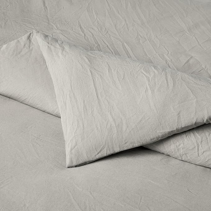 Amazon Basics Brushed Microfiber Comforter Set, Extra Soft with Natural Texture, 3-Piece, King, Grey