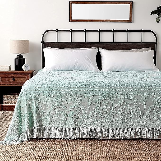 Beatrice Home Fashions Medallion Chenille Bedspread, Full, Blue