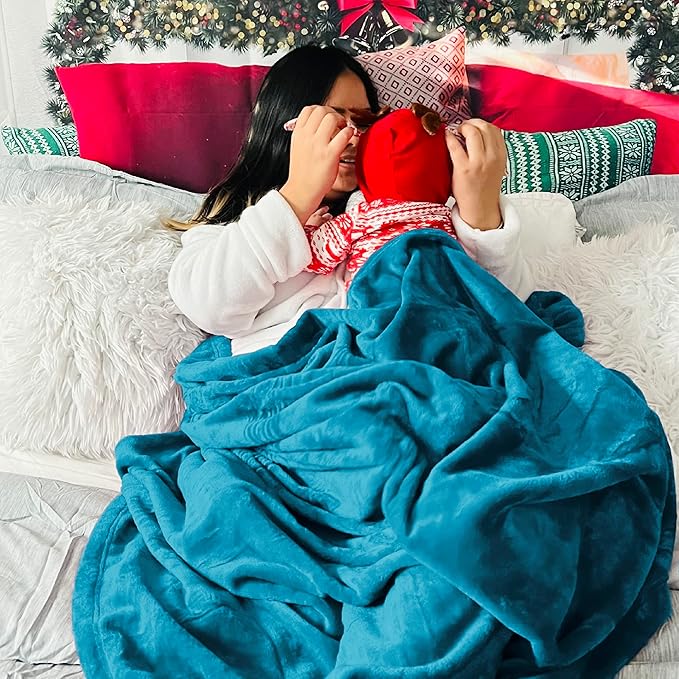 Bedsure GentleSoft Fleece Blankets Queen Size Teal - Bed Blanket Soft Lightweight Plush Fuzzy Cozy Luxury Microfiber, 90x90 inches