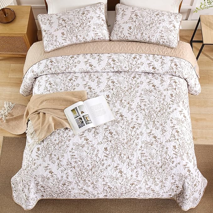 WONGS BEDDING King Size Quilt Set, Brown Quilt Bedding Set with 2 Pillowcases, Botanical Quilt for King Bed, Soft Microfiber Lightweight Coverlet Bedspread for All Season (110"×90", 3 Pieces)