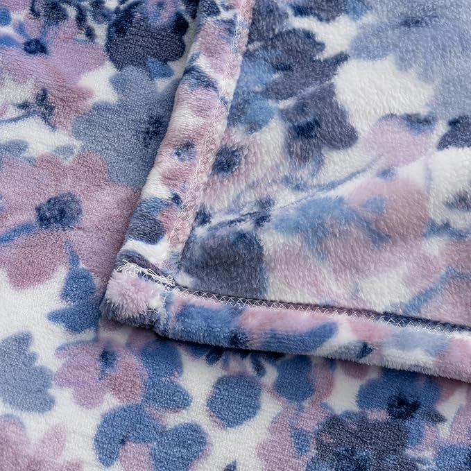 Luxury Printed Fleece Warm Throw Blanket, Soft Lightweight Velvety Plush Throw for Couch and Bed, Cozy Comfy for All Seasons(White Purple Flowers, 50×70 Inches)