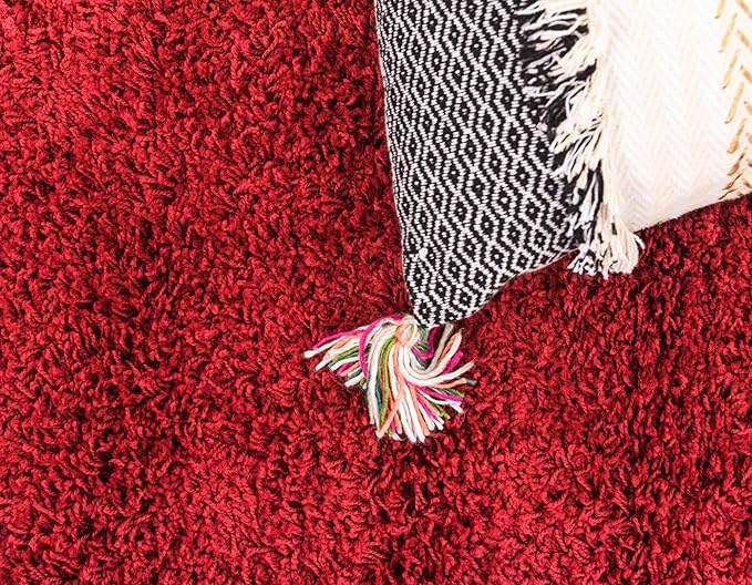 Unique Loom Solid Shag Collection Area Rug (7' 1" x 10' Rectangle, Cherry Red)