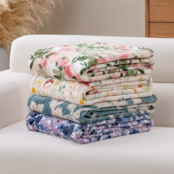 Luxury Printed Fleece Warm Throw Blanket, Soft Lightweight Velvety Plush Throw for Couch and Bed, Cozy Comfy for All Seasons(Blue Floral Silhouette, 50×70 Inches)