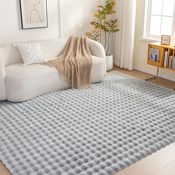 Amazon Basics Indoor Area Rug, 3D Bubble Washable Home Decor Carpet for Living Room, Bedroom, 4' W × 6' L, Grey